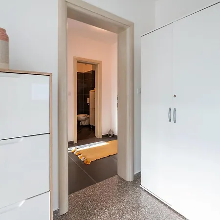 Gorgeous In * Valbandon